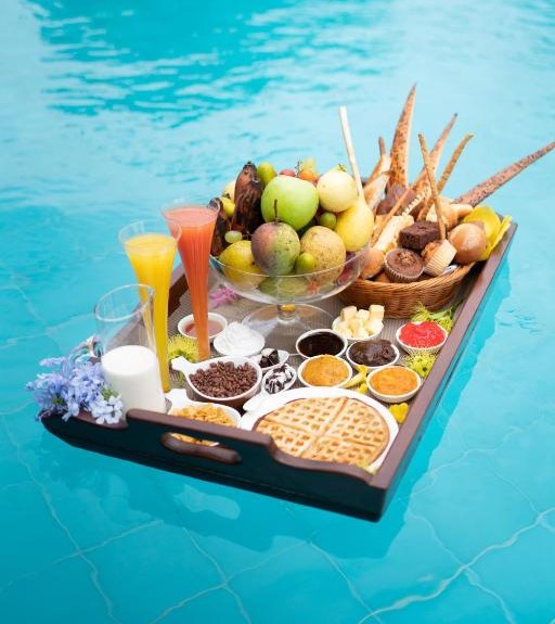Pool & Floating Meals
